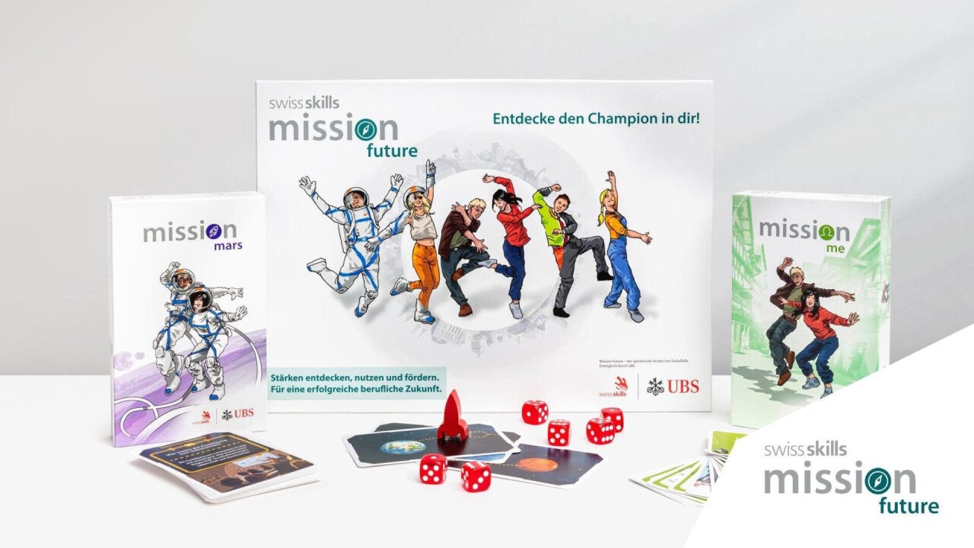 Jeu de société intitulé swiss skills mission future comprenant des boîtes illustrées, des cartes, des dés rouges, une toupie et de petites pièces de jeu disposées sur une surface blanche. Le jeu met en scène divers personnages animés dans des poses d'action.